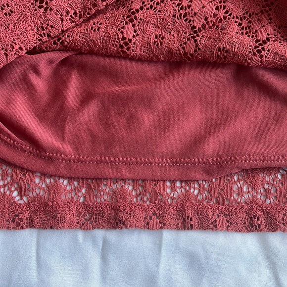 Liz Clairborne (Axcess) lace blouse - Picture 5 of 6